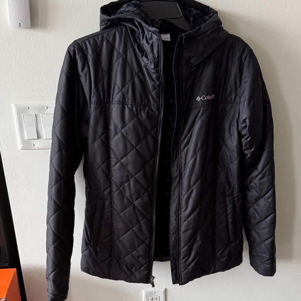 Columbia Size Medium Women’s Black Fur Lined Waterproof Quilted Jacket Fall Coat